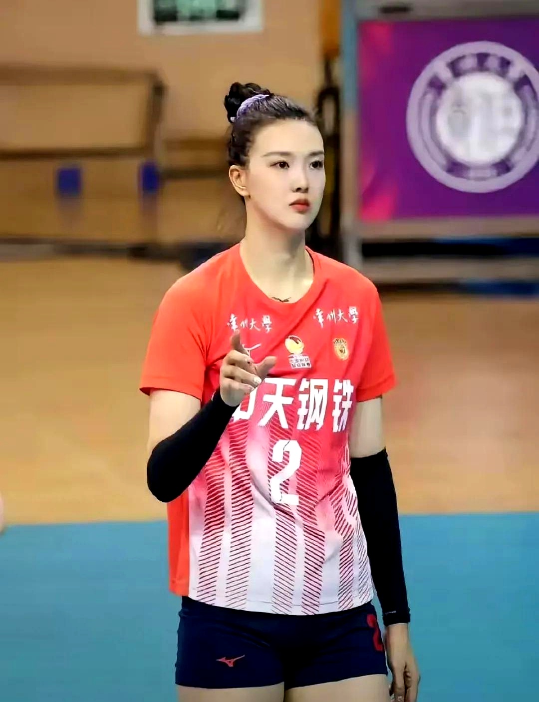 海星体育官网入口-中国女排关键时刻救险，勇士力保胜局拿下系列赛
